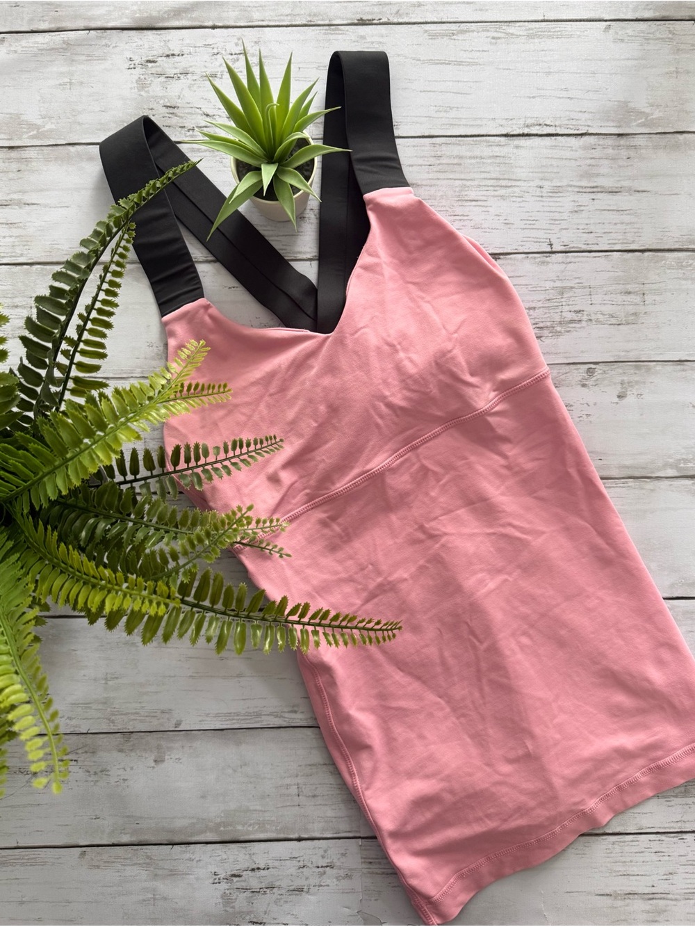 lululemon Pink & Black Cross-Back Yoga Tank Built-In Bra – Women’s Size 8